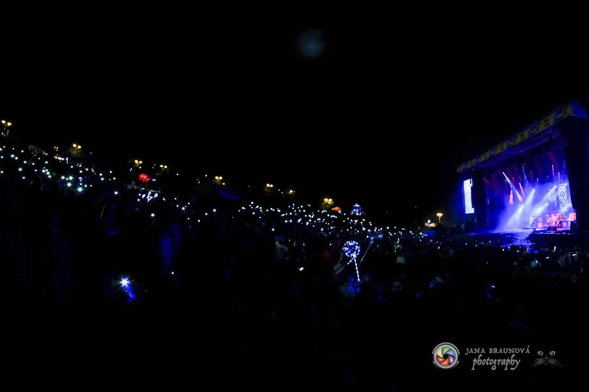 Promočený Létofest v Plzni rozpálili Kabát a Wanastowi Vjecy, Anna K. rozdávala pozitivní energii