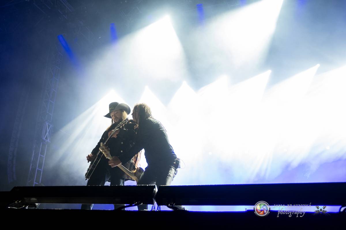 Promočený Létofest v Plzni rozpálili Kabát a Wanastowi Vjecy, Anna K. rozdávala pozitivní energii