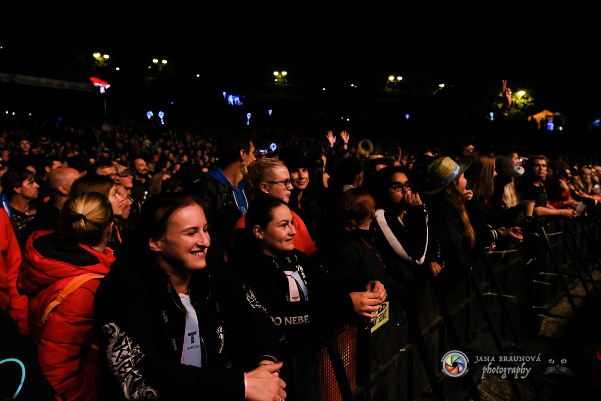 Promočený Létofest v Plzni rozpálili Kabát a Wanastowi Vjecy, Anna K. rozdávala pozitivní energii