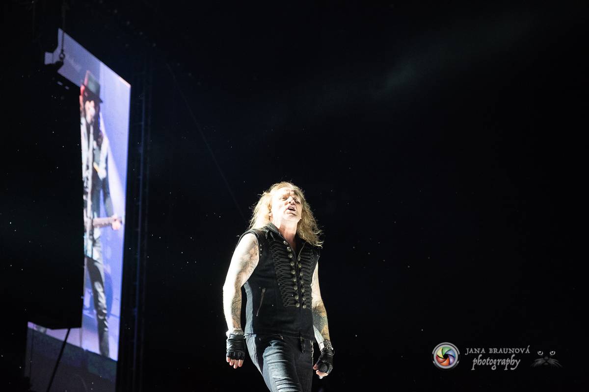 Promočený Létofest v Plzni rozpálili Kabát a Wanastowi Vjecy, Anna K. rozdávala pozitivní energii