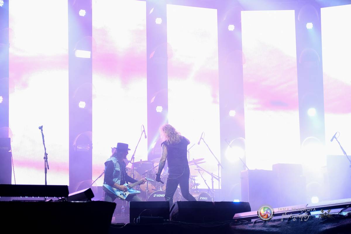 Promočený Létofest v Plzni rozpálili Kabát a Wanastowi Vjecy, Anna K. rozdávala pozitivní energii