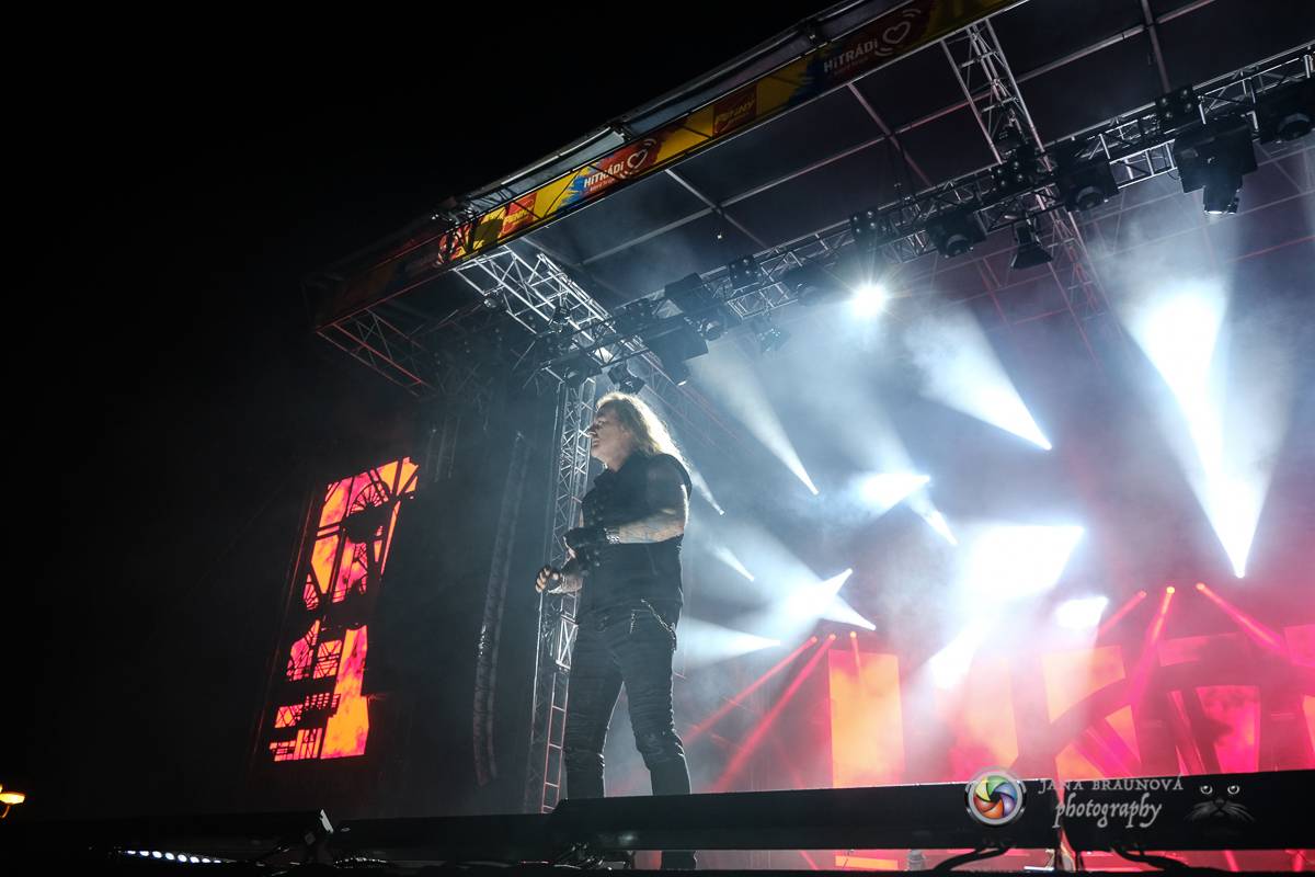 Promočený Létofest v Plzni rozpálili Kabát a Wanastowi Vjecy, Anna K. rozdávala pozitivní energii