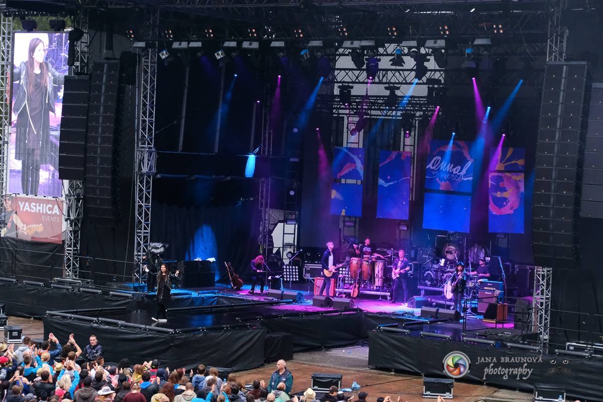 Promočený Létofest v Plzni rozpálili Kabát a Wanastowi Vjecy, Anna K. rozdávala pozitivní energii