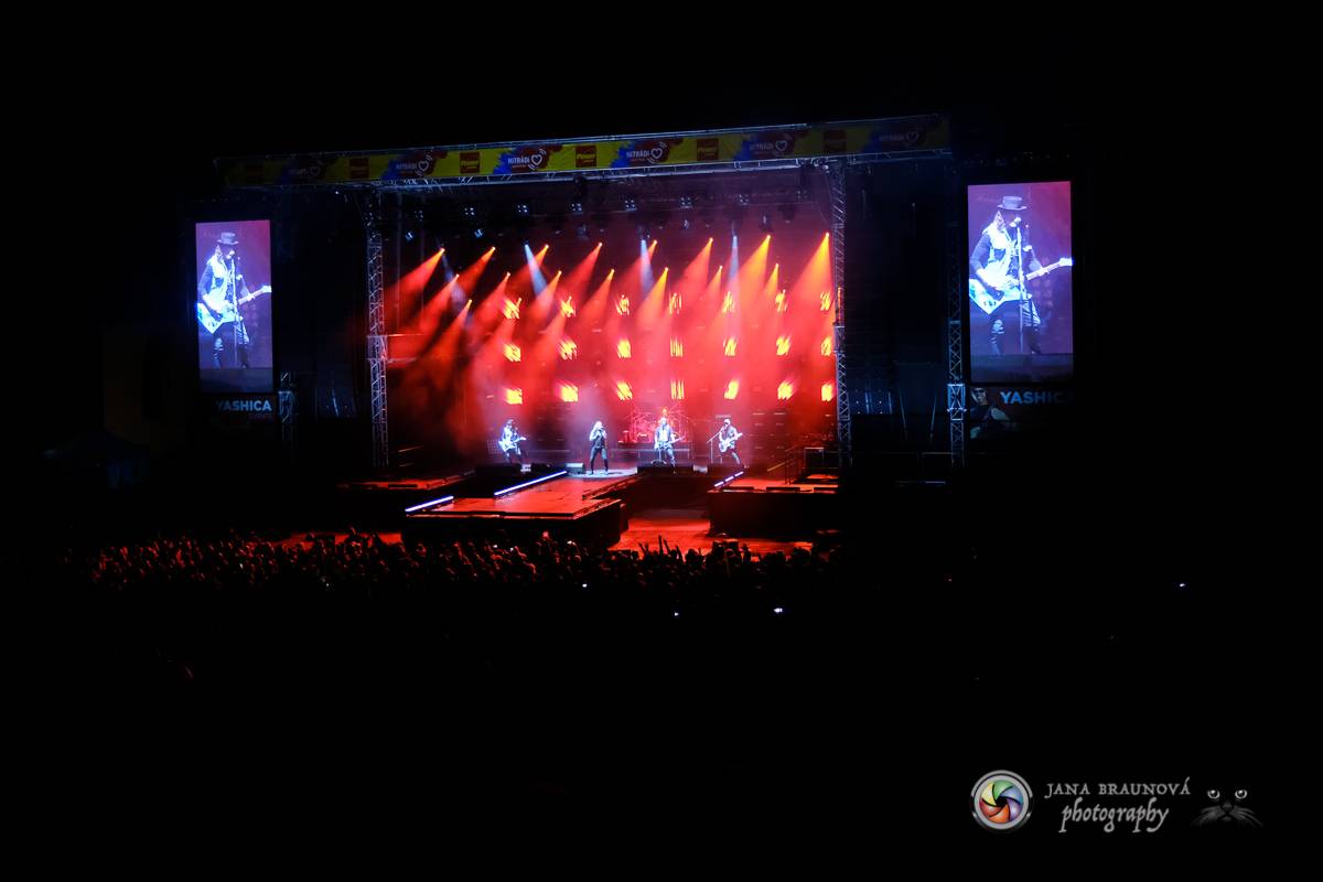 Promočený Létofest v Plzni rozpálili Kabát a Wanastowi Vjecy, Anna K. rozdávala pozitivní energii