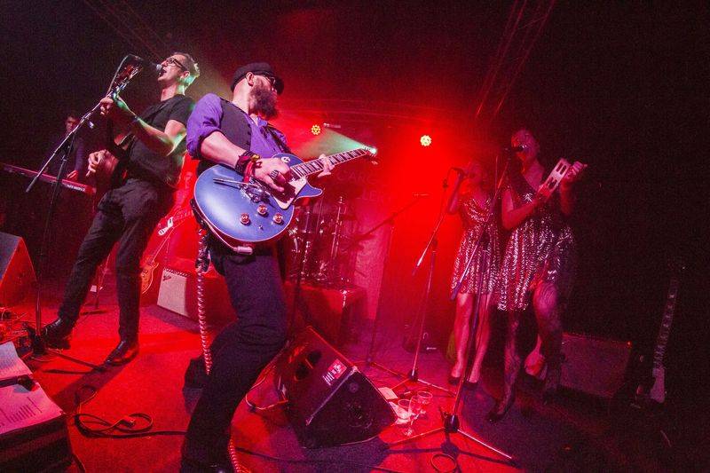 Adrian T. Bell pokřtil své nové album Navigator na lodi Cargo Gallery