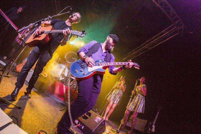 Adrian T. Bell pokřtil své nové album Navigator na lodi Cargo Gallery