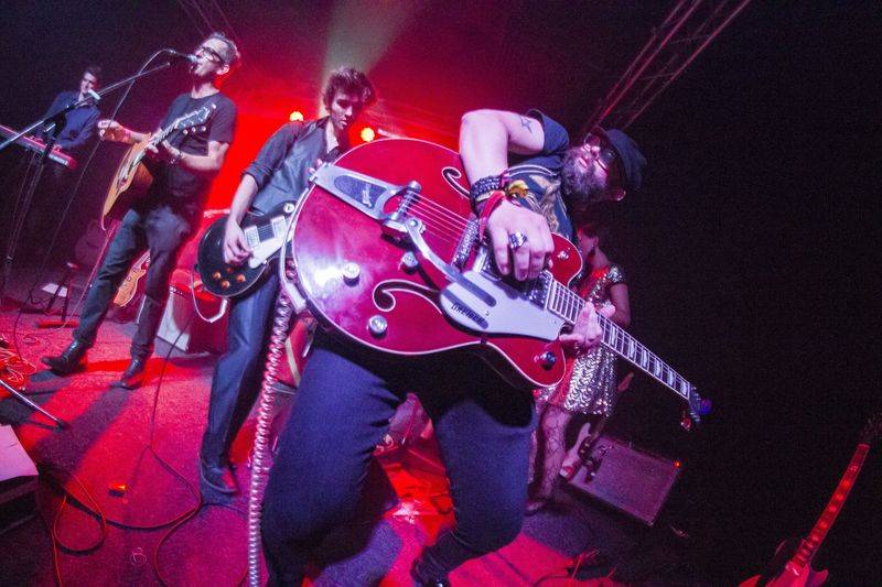 Adrian T. Bell pokřtil své nové album Navigator na lodi Cargo Gallery