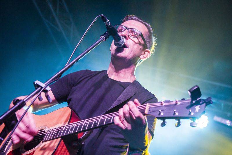 Adrian T. Bell pokřtil své nové album Navigator na lodi Cargo Gallery