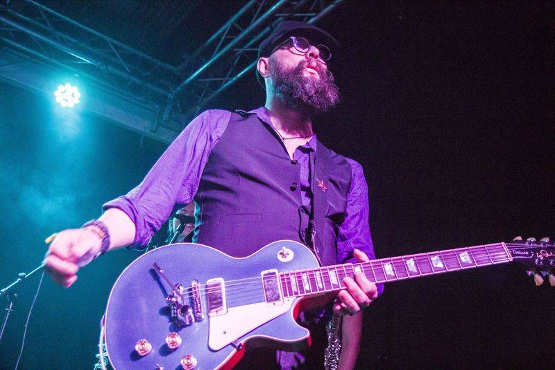 Adrian T. Bell pokřtil své nové album Navigator na lodi Cargo Gallery