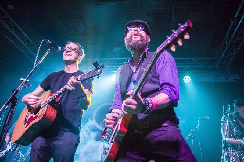 Adrian T. Bell pokřtil své nové album Navigator na lodi Cargo Gallery