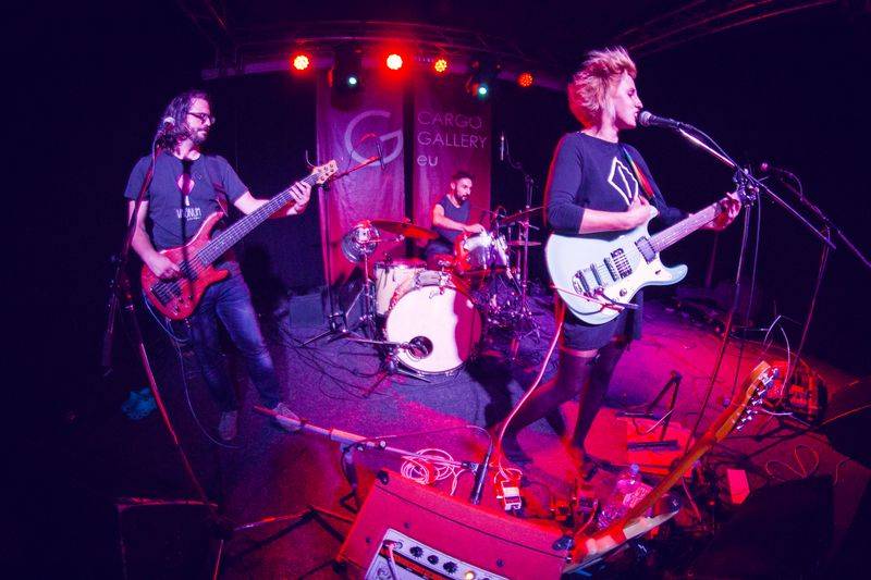 Mucha na vlně femipunku roztancovala celou loď Cargo Gallery