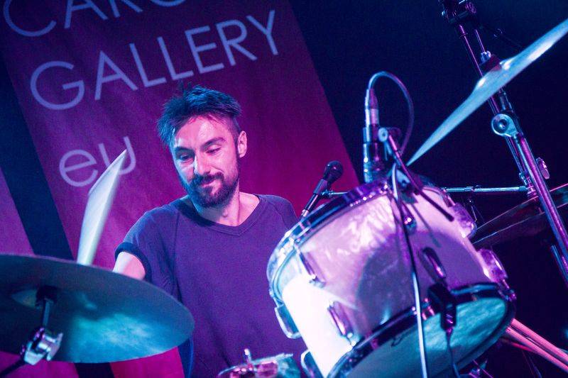 Mucha na vlně femipunku roztancovala celou loď Cargo Gallery