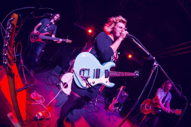 Mucha na vlně femipunku roztancovala celou loď Cargo Gallery