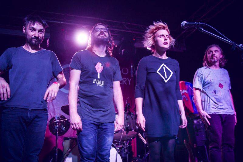 Mucha na vlně femipunku roztancovala celou loď Cargo Gallery