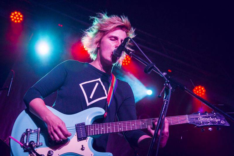 Mucha na vlně femipunku roztancovala celou loď Cargo Gallery