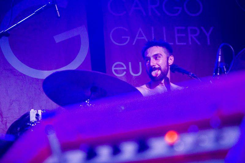 Mucha na vlně femipunku roztancovala celou loď Cargo Gallery