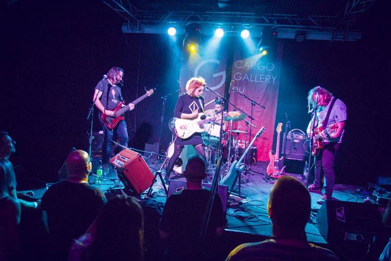 Mucha na vlně femipunku roztancovala celou loď Cargo Gallery