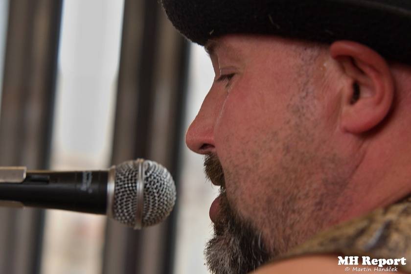 Plzní jezdila punková tramvaj: S.A.S. hráli pro nemocnou Kačenku