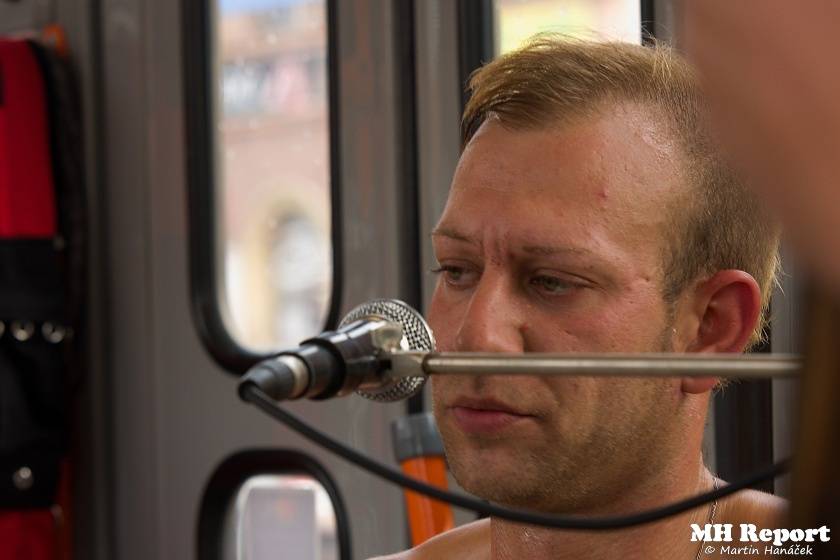 Plzní jezdila punková tramvaj: S.A.S. hráli pro nemocnou Kačenku