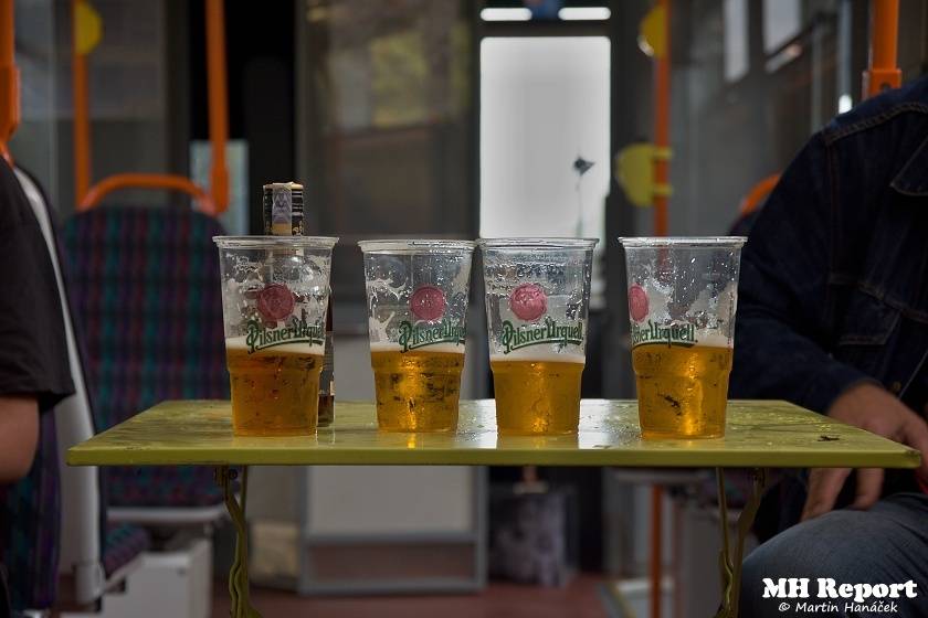 Plzní jezdila punková tramvaj: S.A.S. hráli pro nemocnou Kačenku