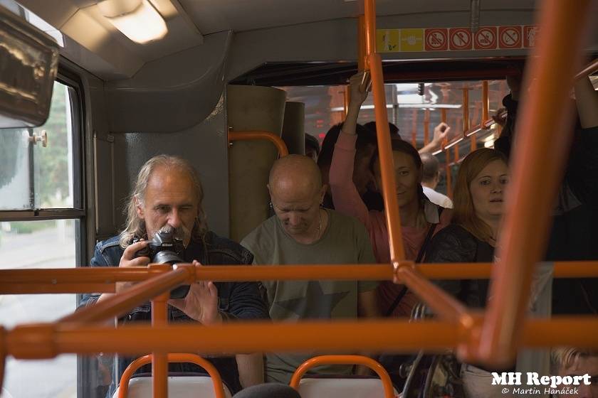 Plzní jezdila punková tramvaj: S.A.S. hráli pro nemocnou Kačenku