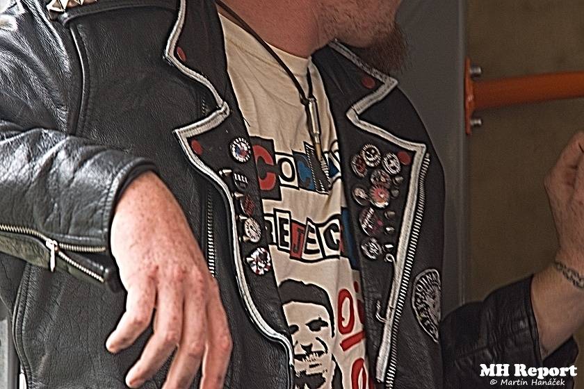 Plzní jezdila punková tramvaj: S.A.S. hráli pro nemocnou Kačenku