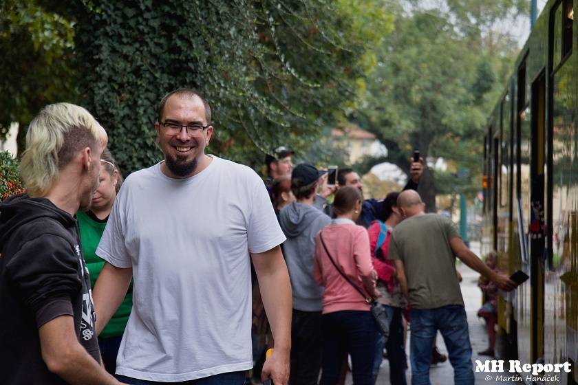 Plzní jezdila punková tramvaj: S.A.S. hráli pro nemocnou Kačenku