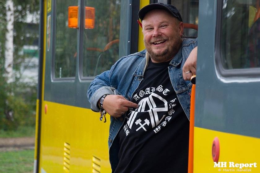 Plzní jezdila punková tramvaj: S.A.S. hráli pro nemocnou Kačenku