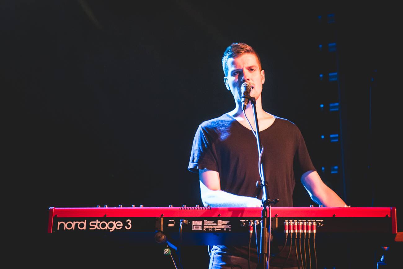 Alice Merton má za sebou pražskou premiéru. Vyprodanou Akropoli uchvátila