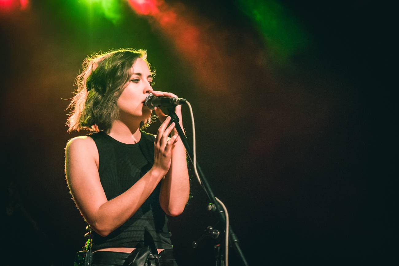 Alice Merton má za sebou pražskou premiéru. Vyprodanou Akropoli uchvátila