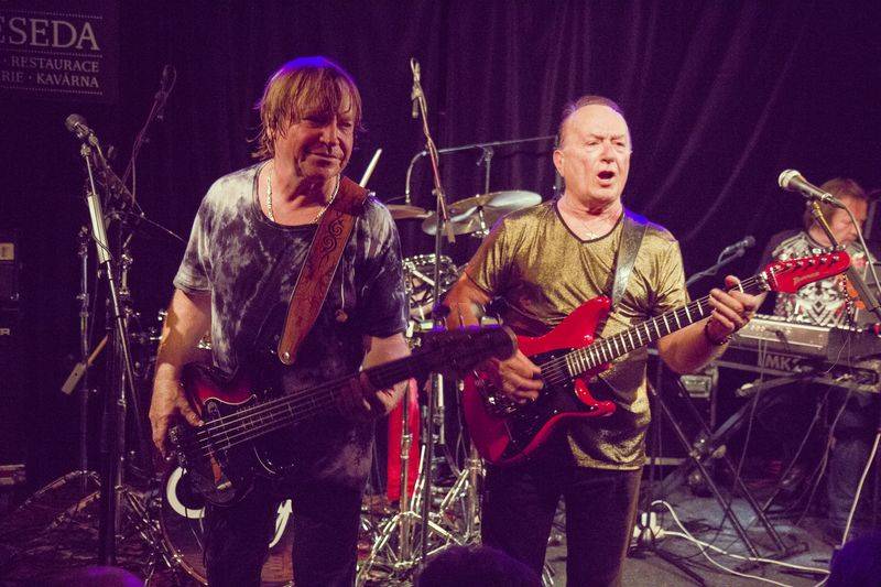 Olympic pokřtil nové album Trilobit. Malostranská beseda praskala ve švech