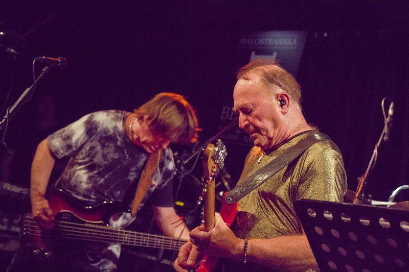 Olympic pokřtil nové album Trilobit. Malostranská beseda praskala ve švech