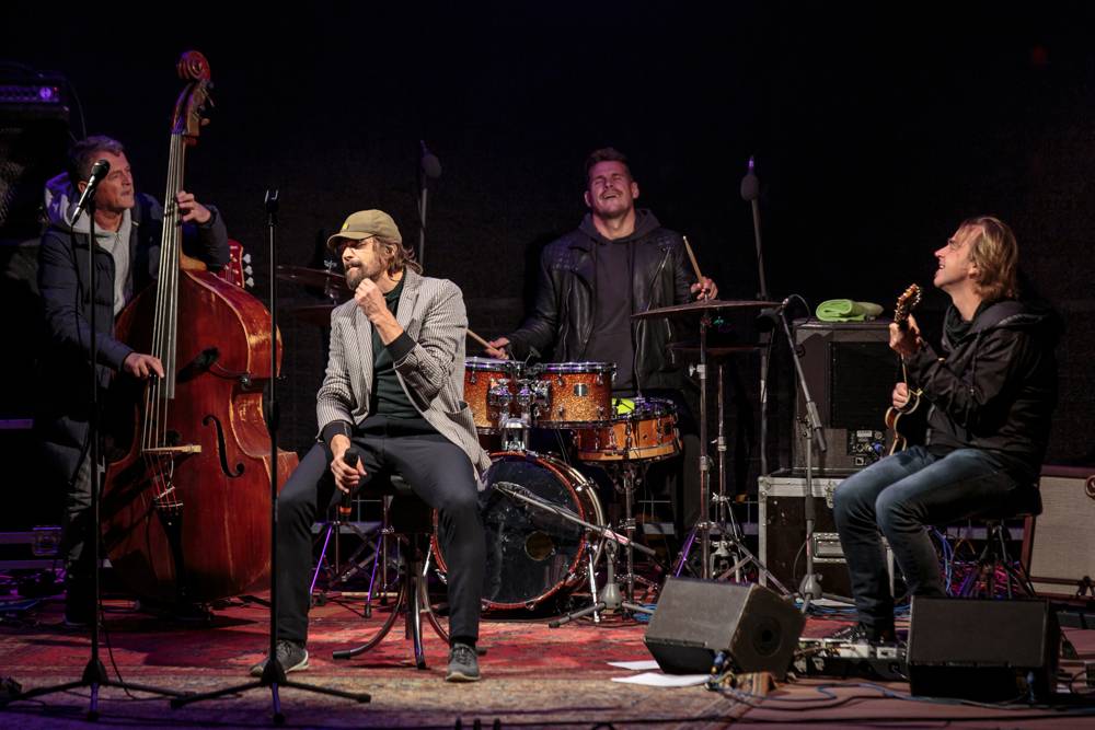 S architekty na jedné lodi: Dan Bárta s Illustratosphere a Mardoša zahráli na Cargo Gallery