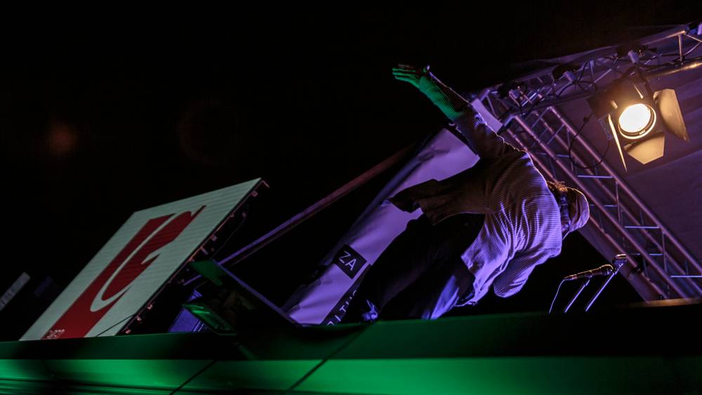 S architekty na jedné lodi: Dan Bárta s Illustratosphere a Mardoša zahráli na Cargo Gallery