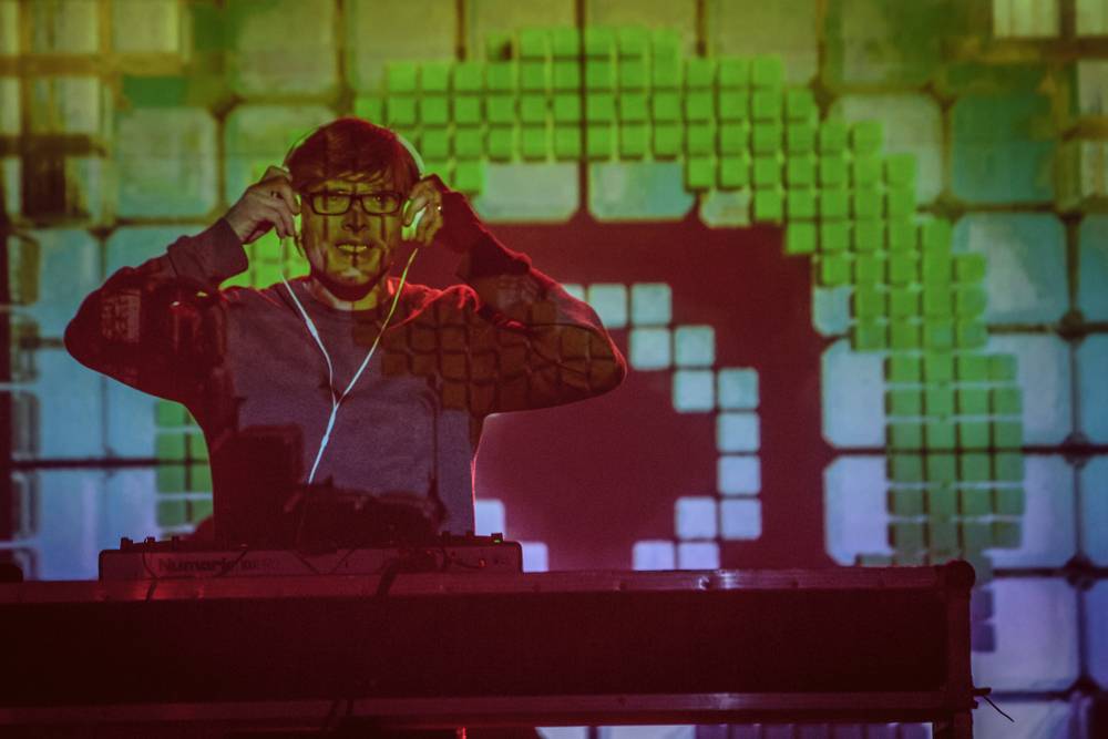 S architekty na jedné lodi: Dan Bárta s Illustratosphere a Mardoša zahráli na Cargo Gallery