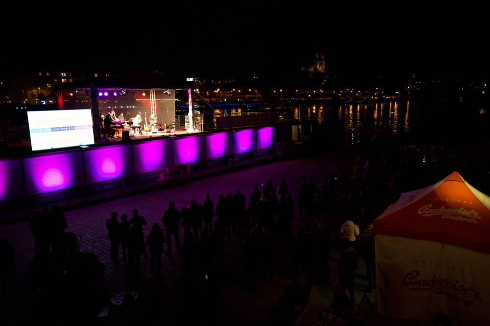 S architekty na jedné lodi: Dan Bárta s Illustratosphere a Mardoša zahráli na Cargo Gallery