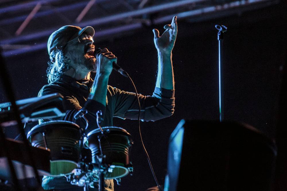 S architekty na jedné lodi: Dan Bárta s Illustratosphere a Mardoša zahráli na Cargo Gallery