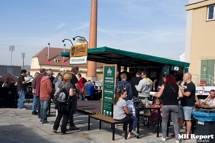 Plzeň žila pivem a hudbou. Na Pilsner festu vystoupili Barbora Poláková, Žlutý pes, Anna K. nebo Pipes and Pints