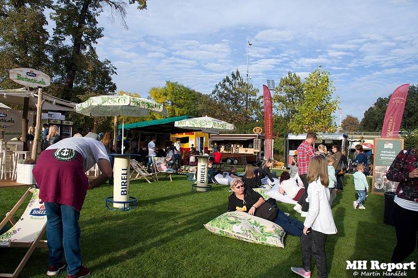 Plzeň žila pivem a hudbou. Na Pilsner festu vystoupili Barbora Poláková, Žlutý pes, Anna K. nebo Pipes and Pints