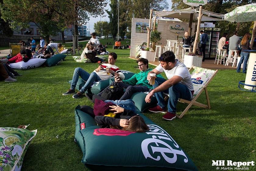 Plzeň žila pivem a hudbou. Na Pilsner festu vystoupili Barbora Poláková, Žlutý pes, Anna K. nebo Pipes and Pints
