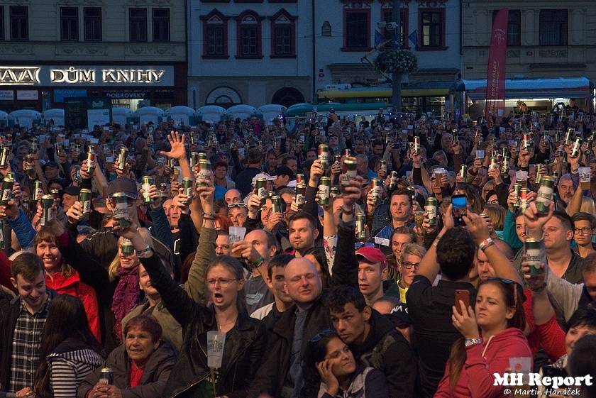 Plzeň žila pivem a hudbou. Na Pilsner festu vystoupili Barbora Poláková, Žlutý pes, Anna K. nebo Pipes and Pints