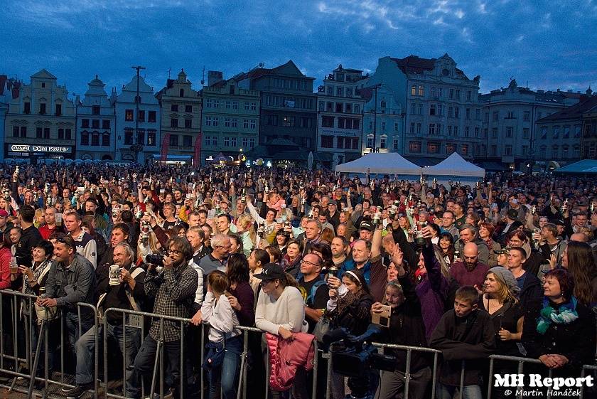 Plzeň žila pivem a hudbou. Na Pilsner festu vystoupili Barbora Poláková, Žlutý pes, Anna K. nebo Pipes and Pints