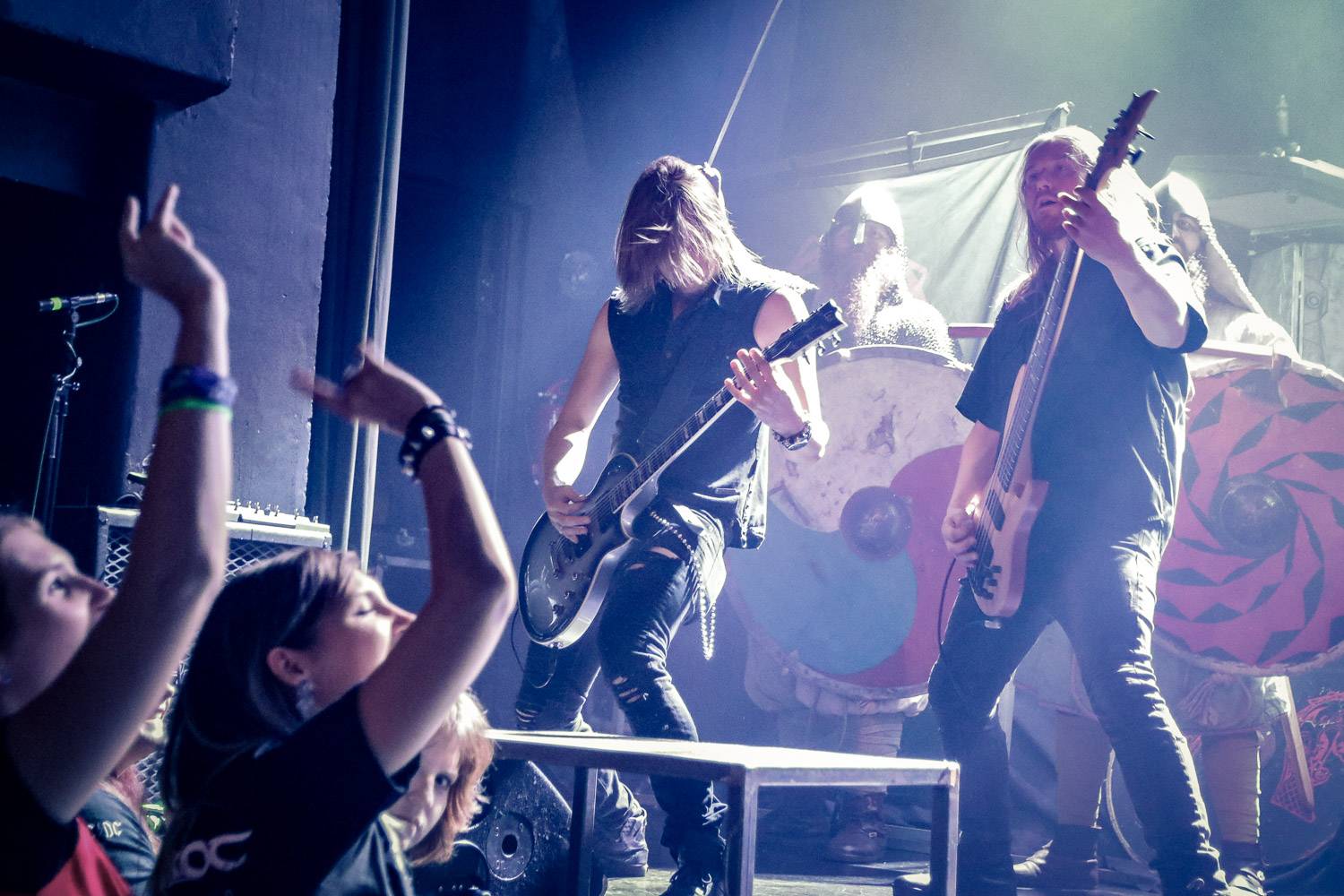 Metalová jízda v Praze: Kamelot a Leaves' Eyes se zastavili v Paláci Akropolis