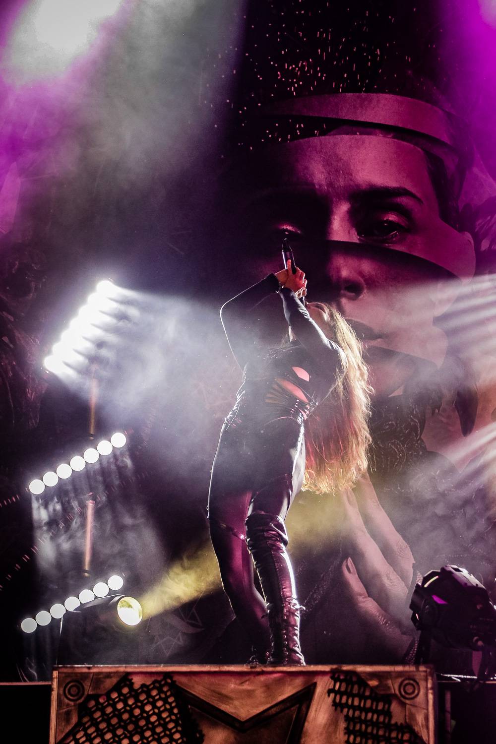 Metalová jízda v Praze: Kamelot a Leaves' Eyes se zastavili v Paláci Akropolis