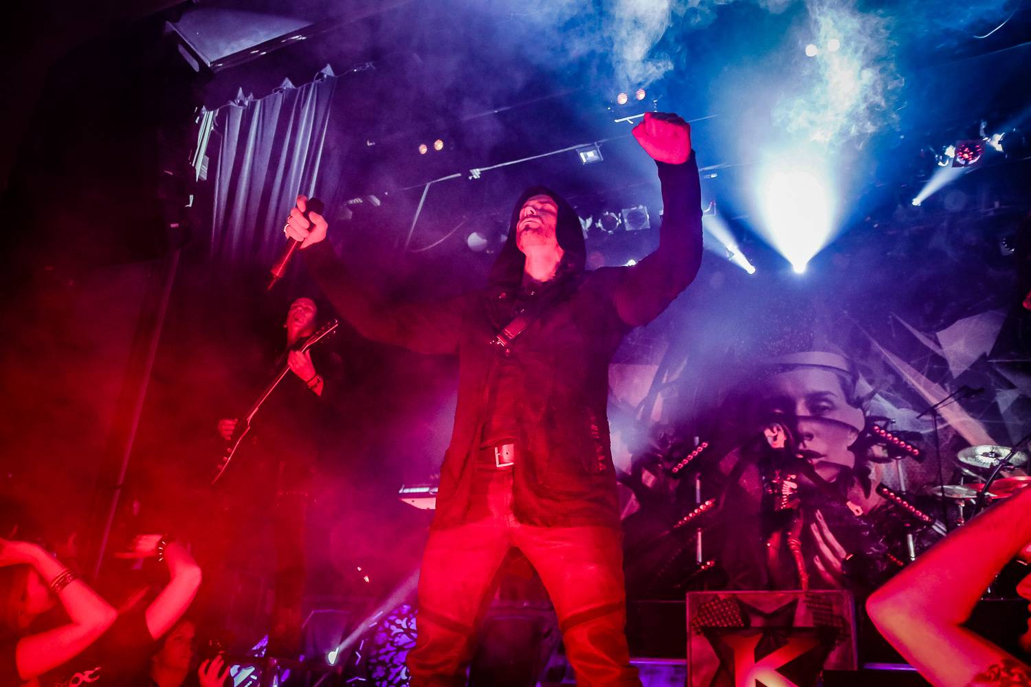 Metalová jízda v Praze: Kamelot a Leaves' Eyes se zastavili v Paláci Akropolis