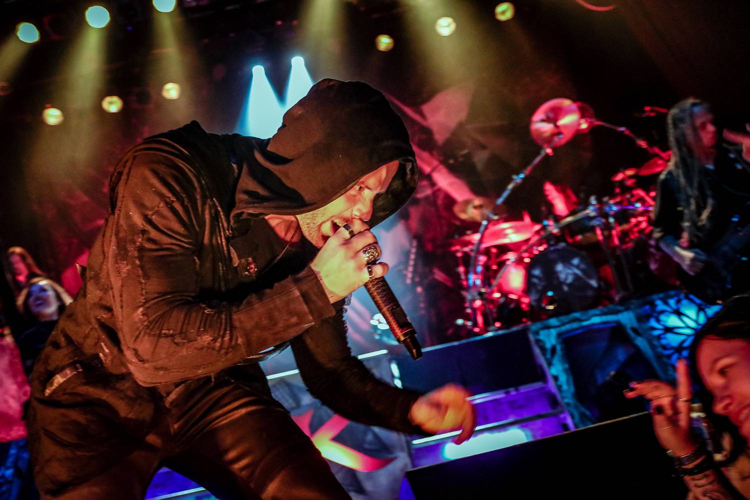 Metalová jízda v Praze: Kamelot a Leaves' Eyes se zastavili v Paláci Akropolis