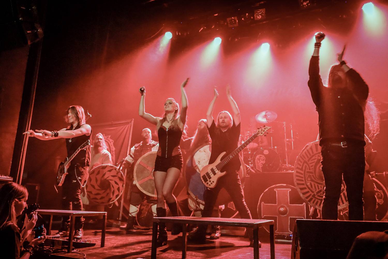 Metalová jízda v Praze: Kamelot a Leaves' Eyes se zastavili v Paláci Akropolis