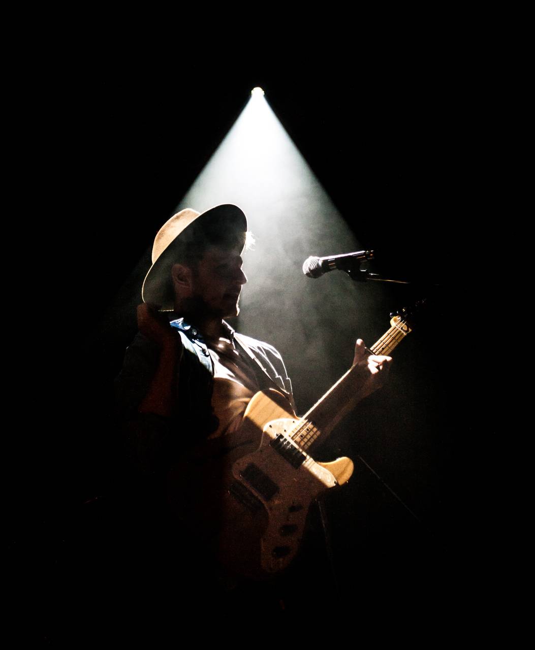 Thom Artway zazpíval v Plzni novinky z alba All I Know. Vyrazil i mezi diváky