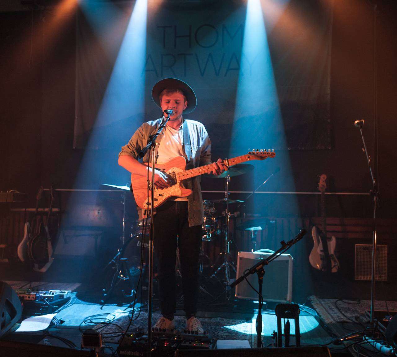 Thom Artway zazpíval v Plzni novinky z alba All I Know. Vyrazil i mezi diváky