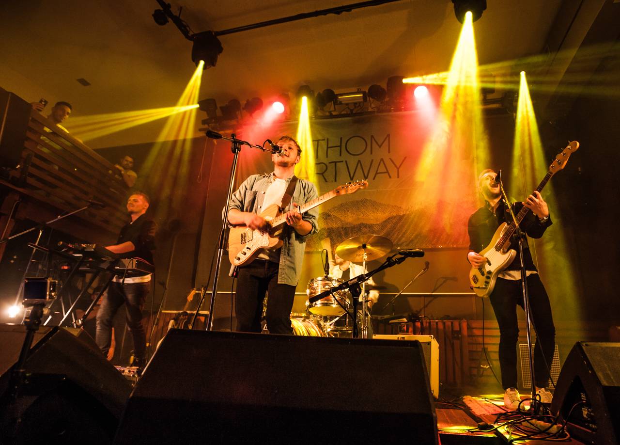 Thom Artway zazpíval v Plzni novinky z alba All I Know. Vyrazil i mezi diváky